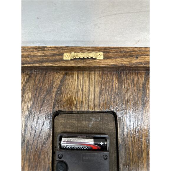 Vintage WB12 Heirloom Oak Analog Didware Clock Restored {L} - Picture 11 of 14